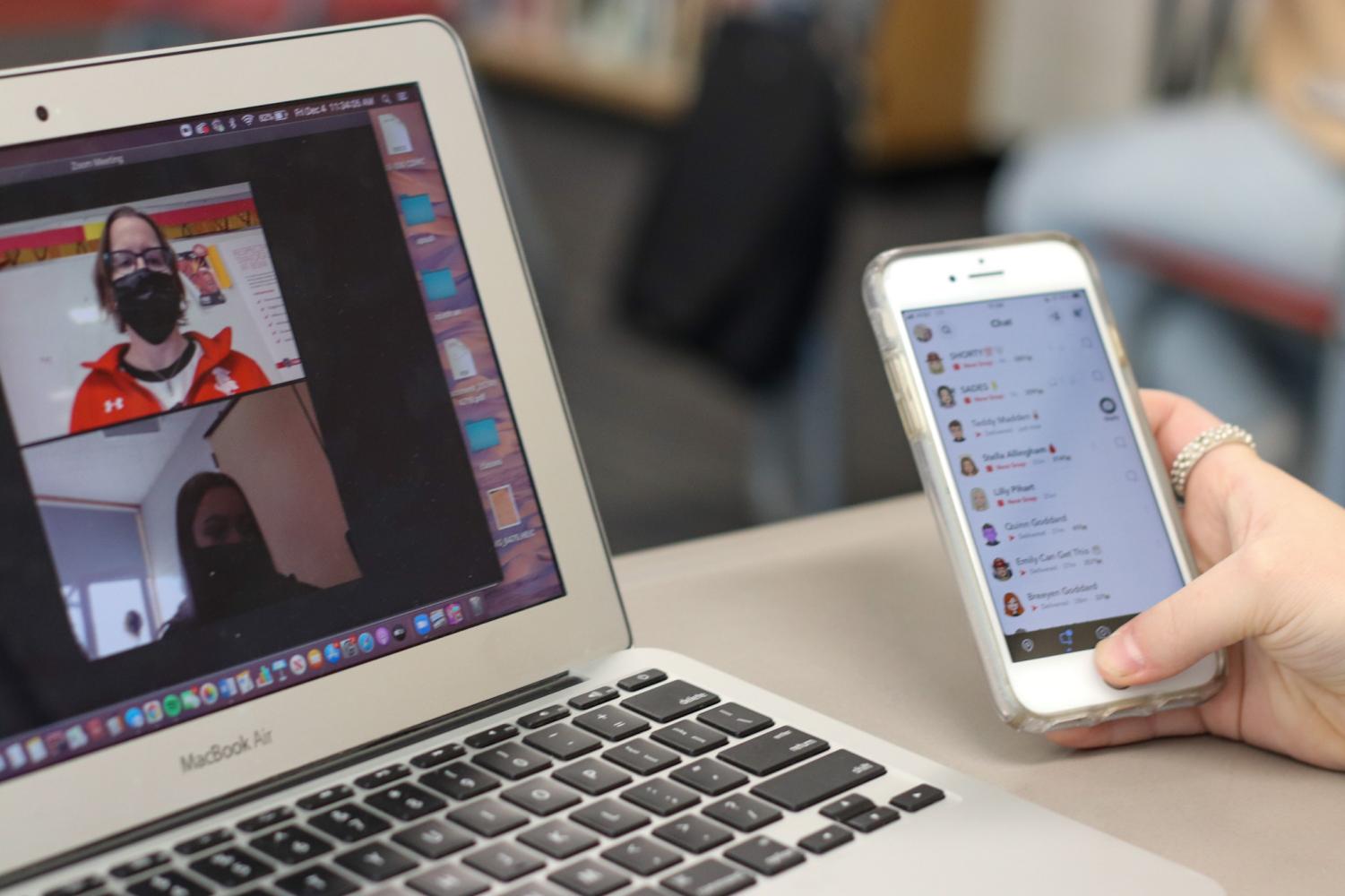 Phones Easily Distract Students in Virtual Class Knight Errant