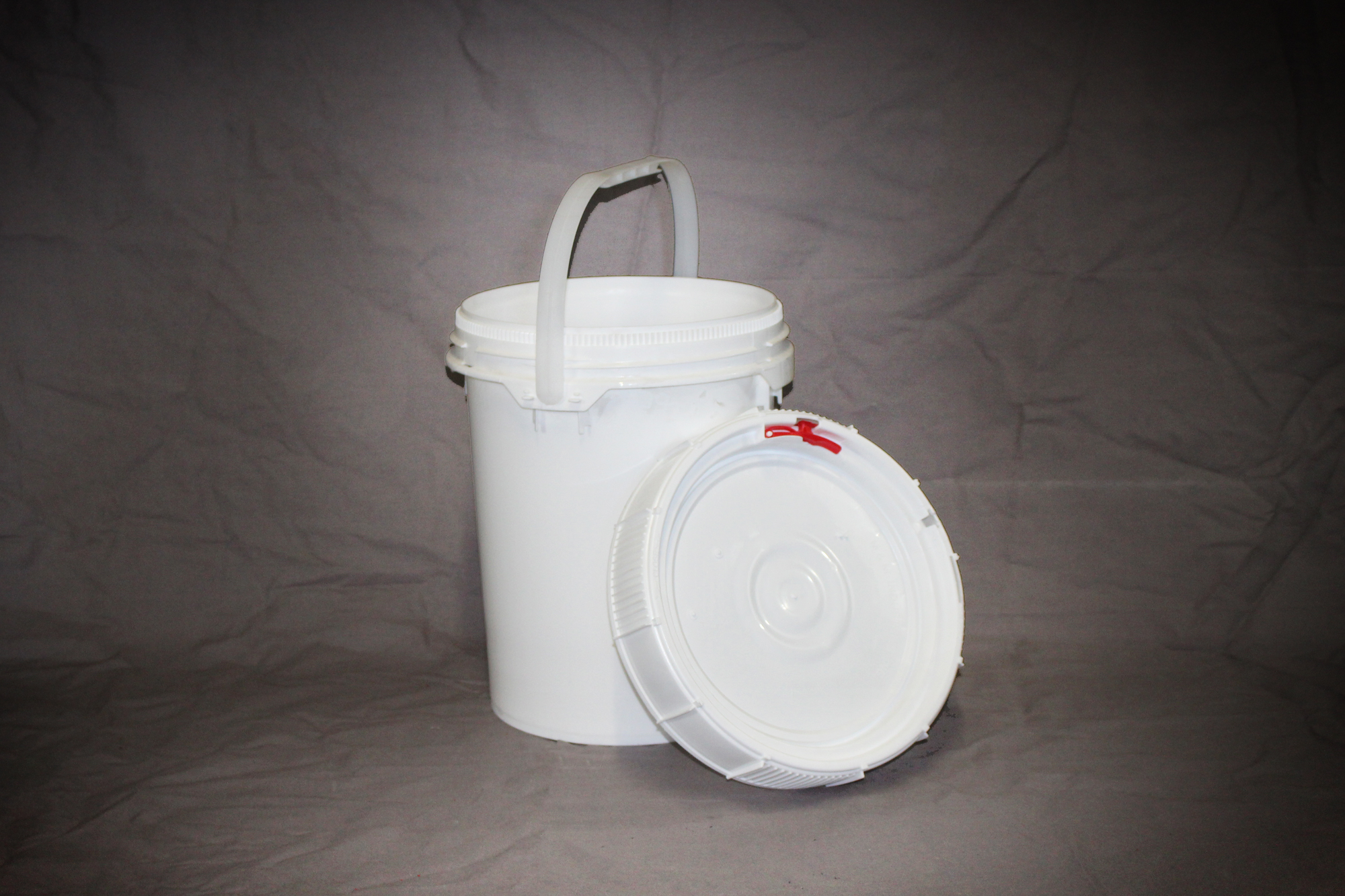 5 Gallon White HDPE Solid Rated Pail – New – B. Stephen Cooperage