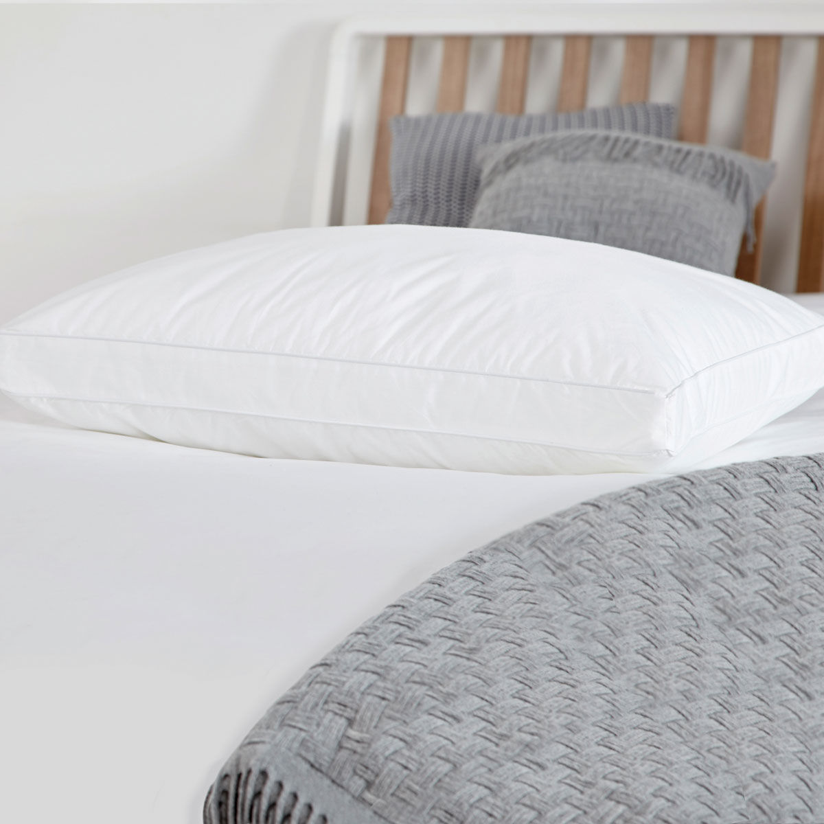 Back Sleeper Medium Support Pillow