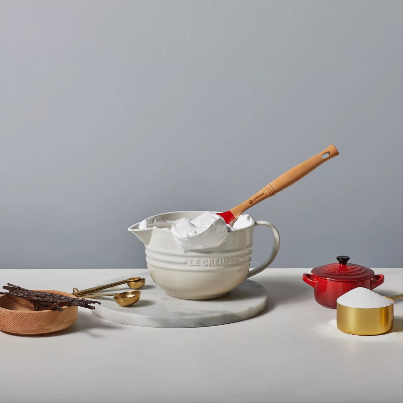 LE CREUSET Stoneware Mixing Jug