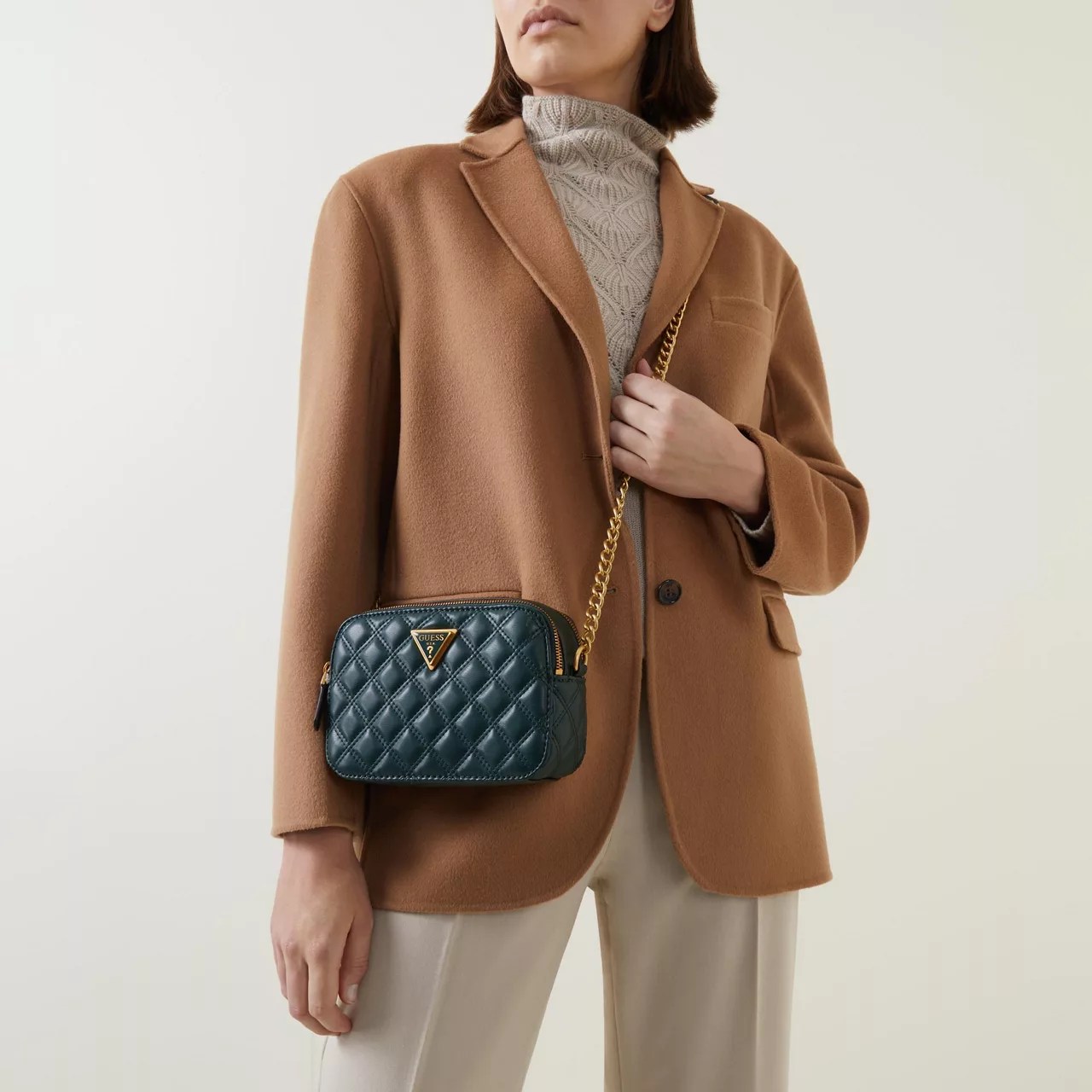 Giully Camera Crossbody Bag