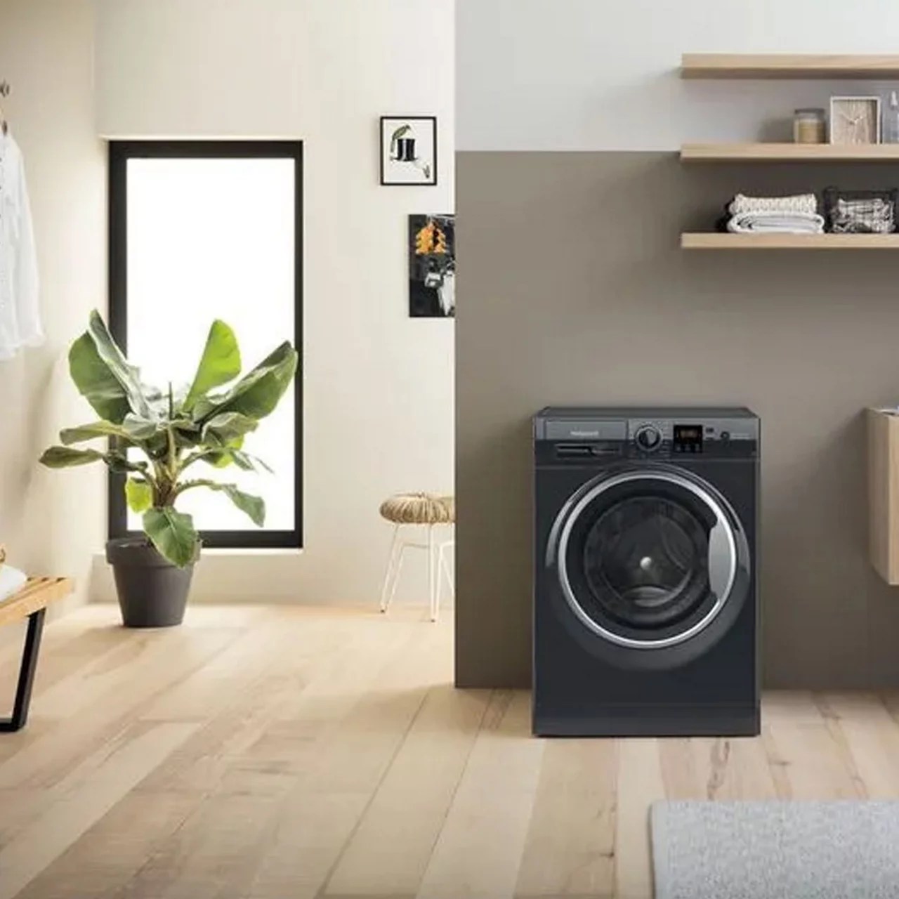 HOTPOINT 9kg Freestanding Washing Machine Black