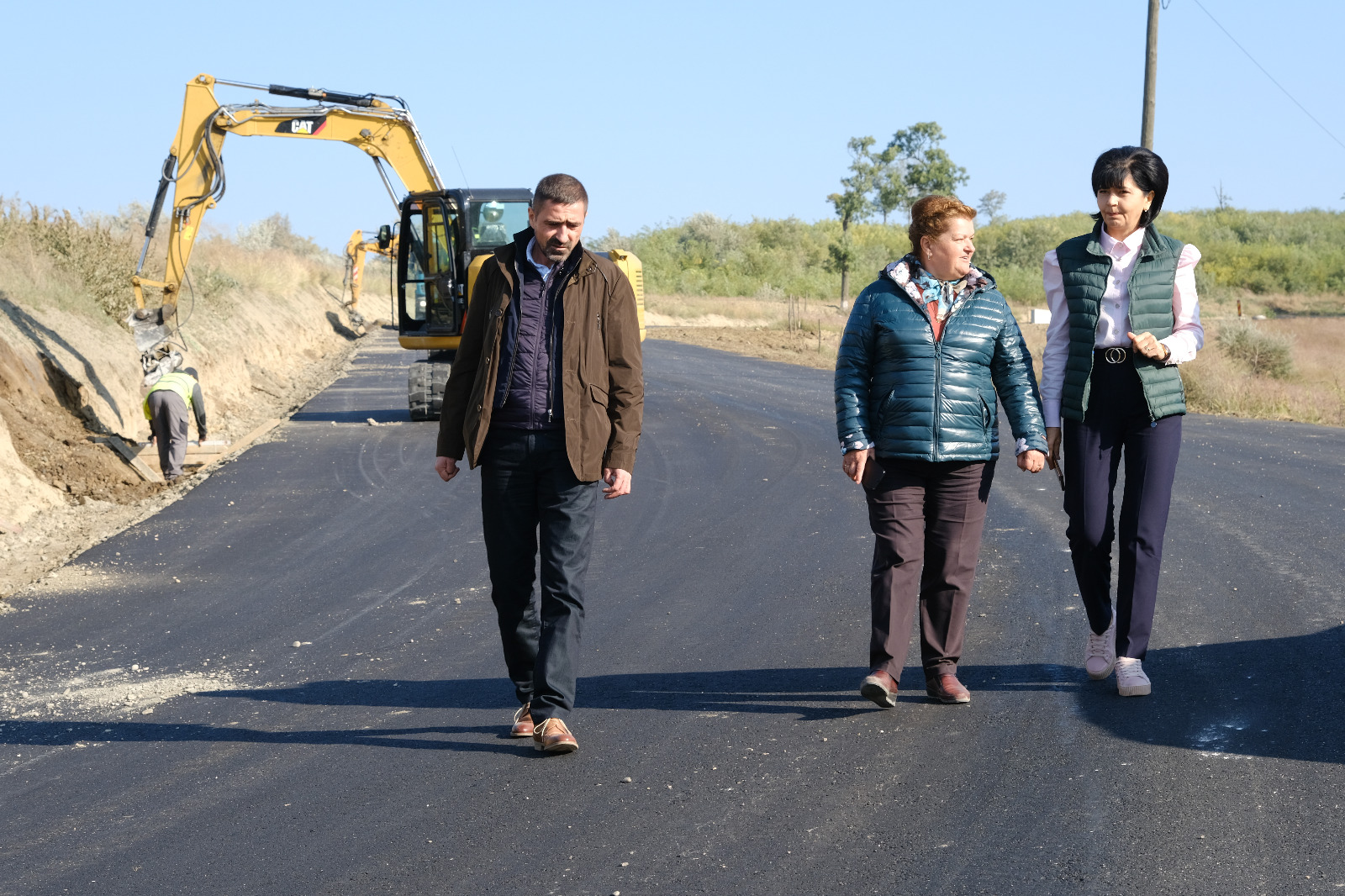 Asfalt pe “drumul strategic” / GALERIE FOTO Stiri din Botosani