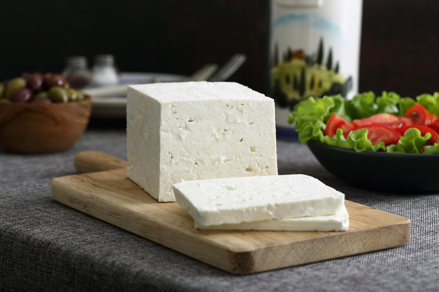 Can Pregnant Women Eat Feta Cheese? Being The Parent