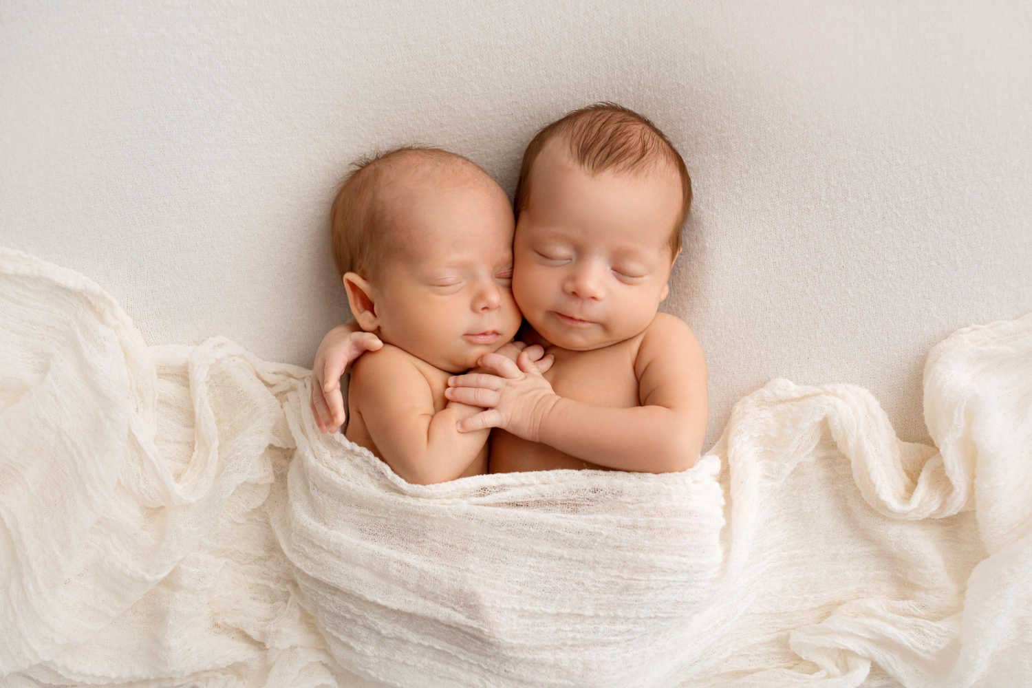 Should Twins Sleep Together? Being The Parent