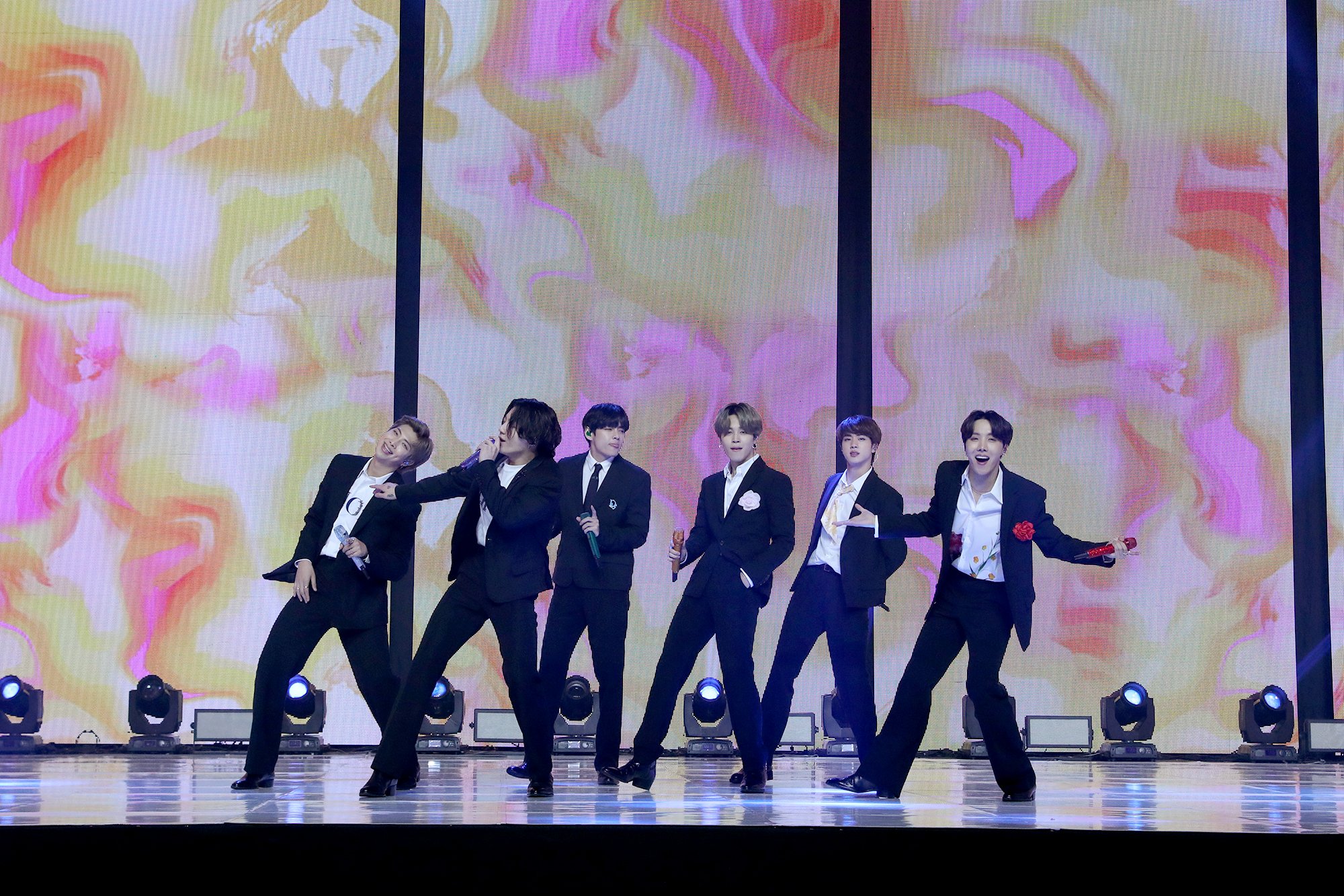 Big Hit Labelsのコンサート「2021 NEW YEAR’S EVE LIVE」のライブストリーミングが