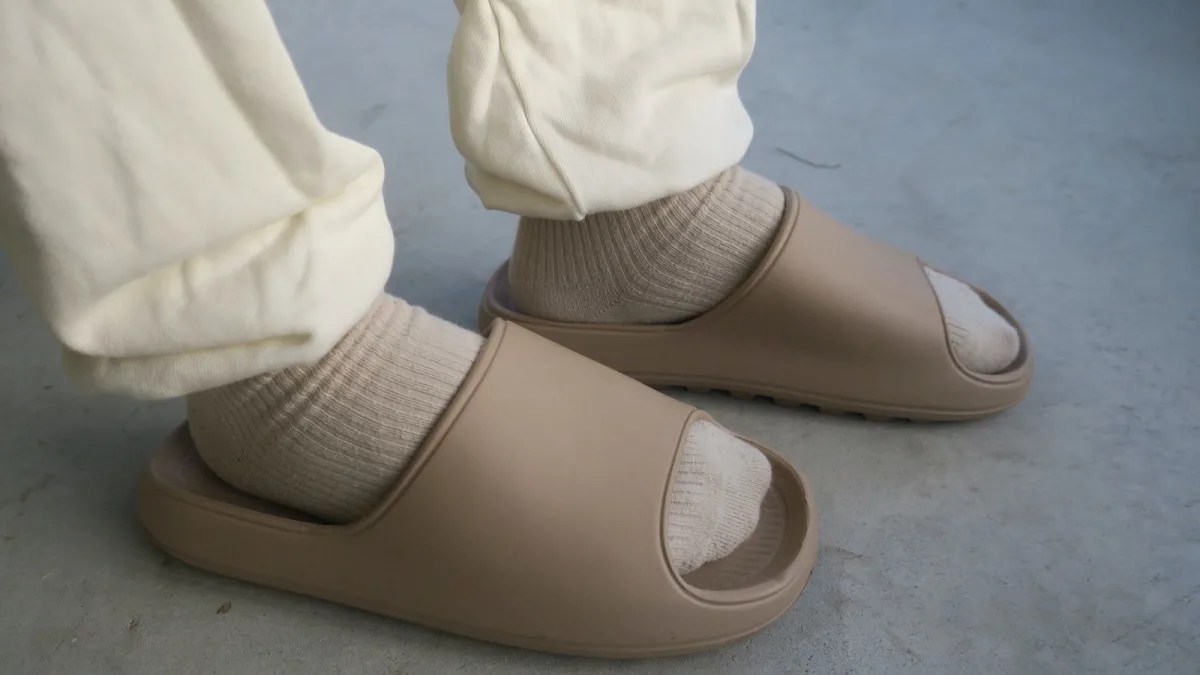 How Much Do Yeezy Slides Weigh