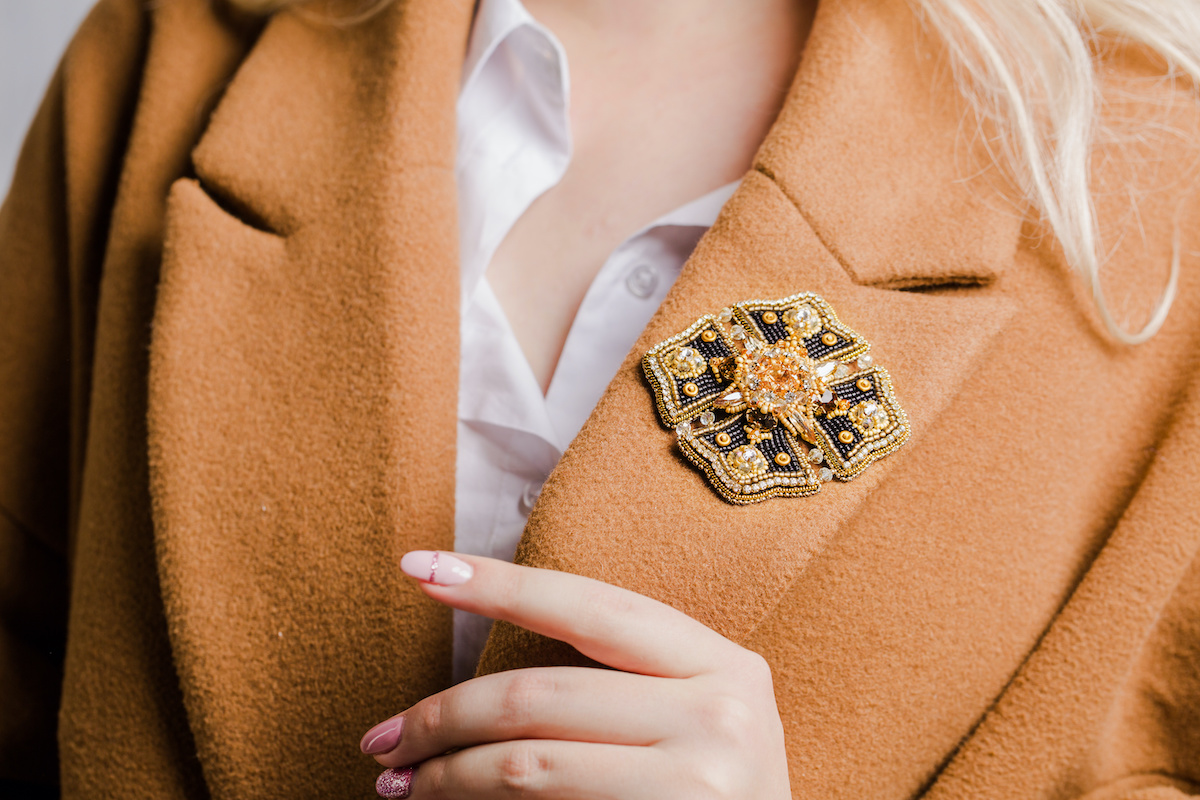 How To Wear A Brooch Without Damaging Clothes