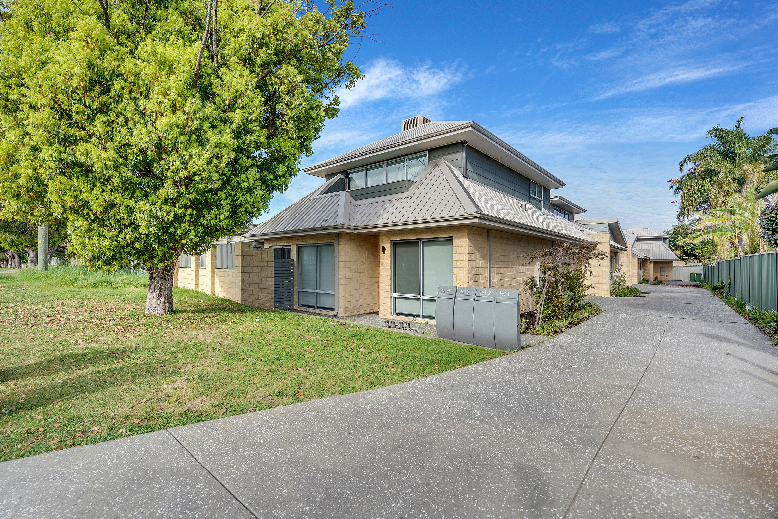 1/16 Wallace Street, Belmont WA 6104 Domain