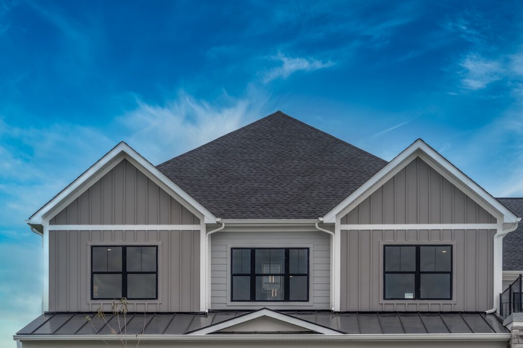 Vertical Vinyl Siding 8 Trending Styles Pros Cons