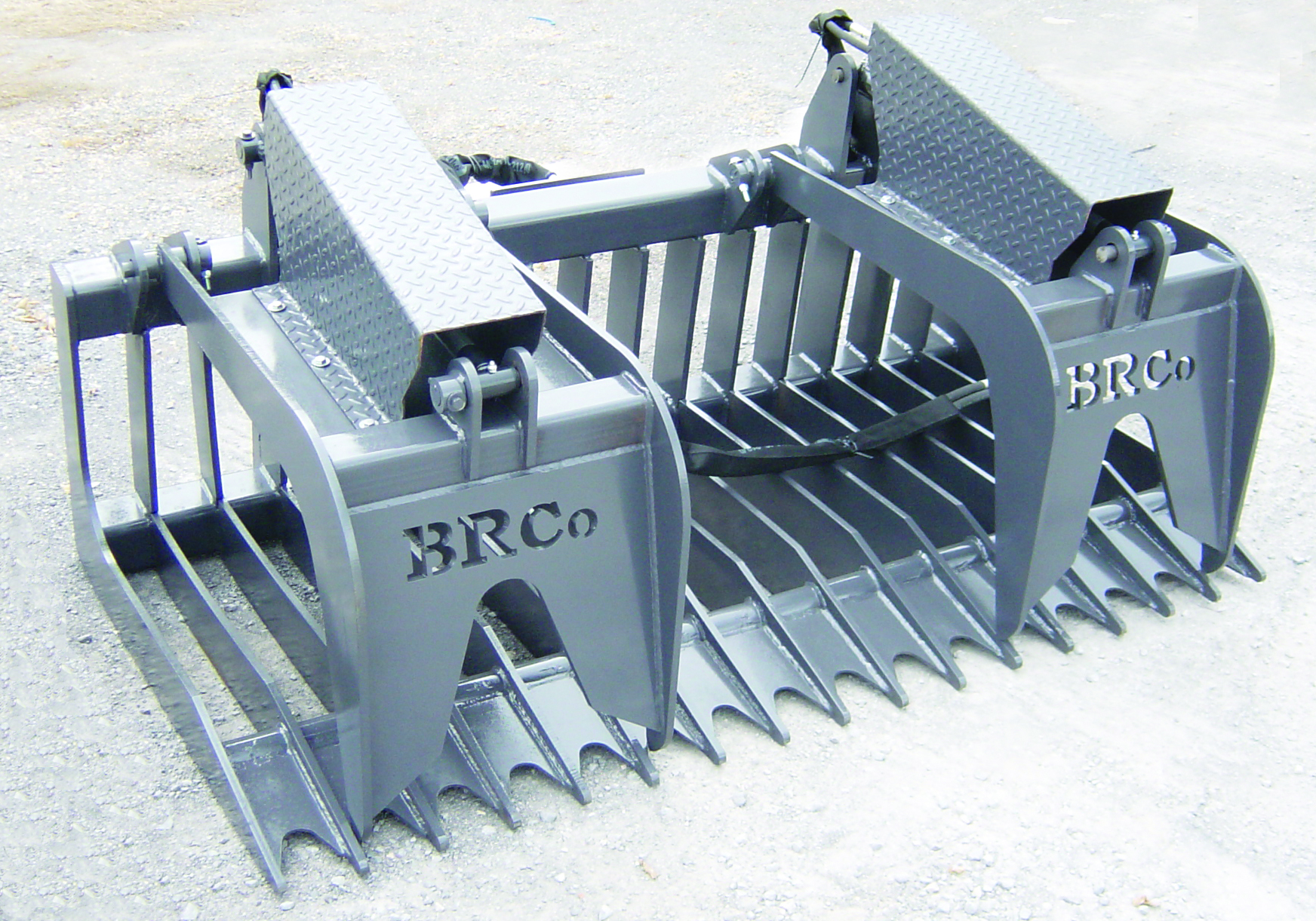 Bud Roberts Company » 96″ Grapple Bucket w/ Reversible Cutting Edge