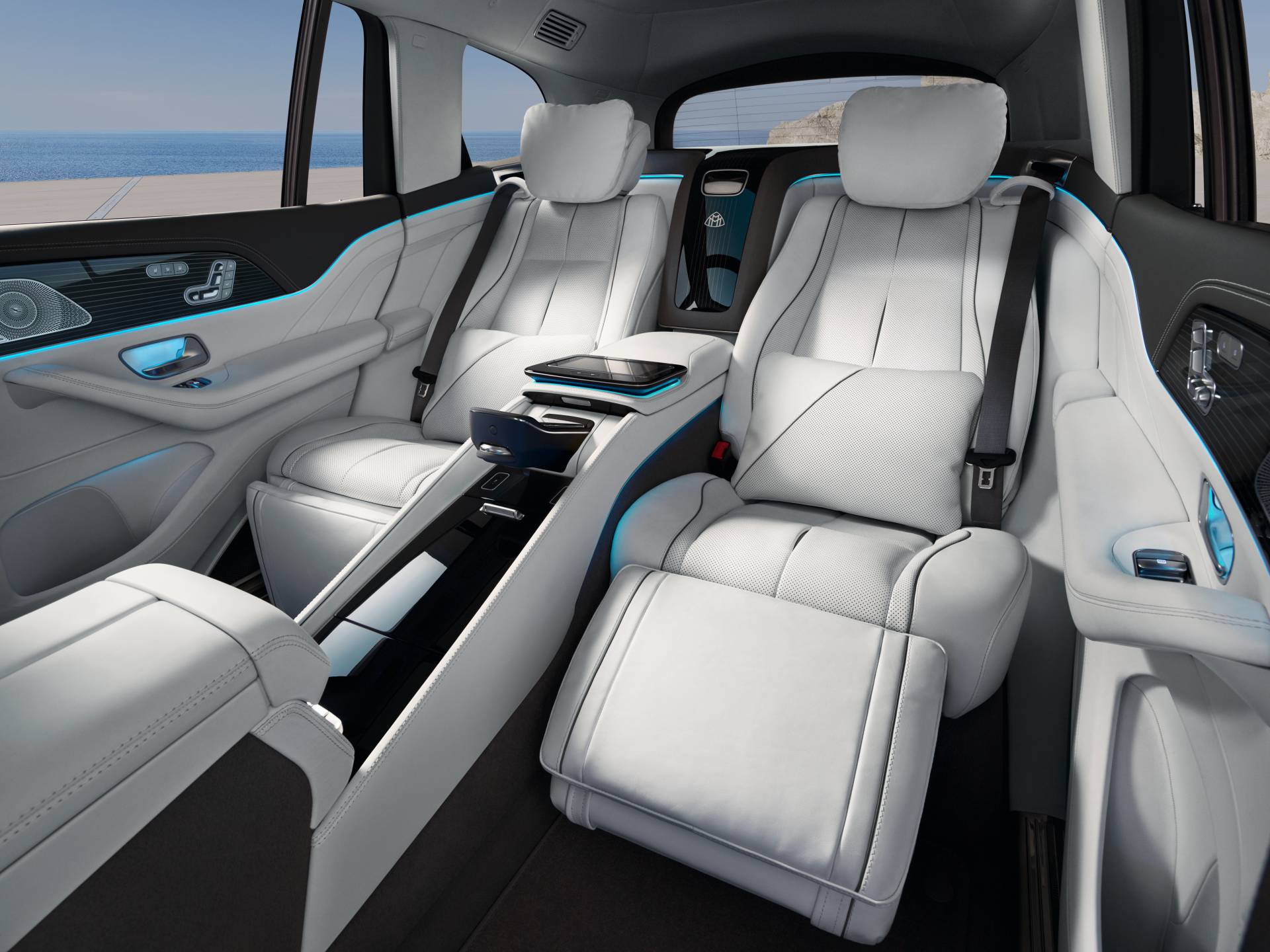 Mercedes unveils splendid Maybach SUV Bud Wells