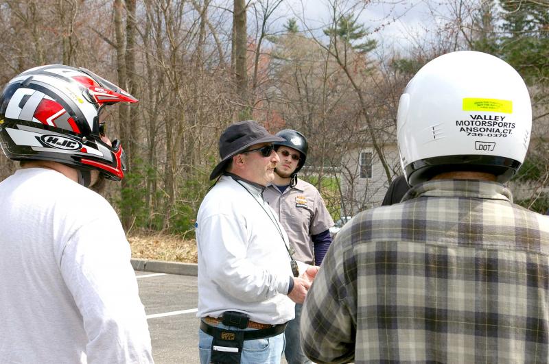 19FEA_041908BW02_5863216_std