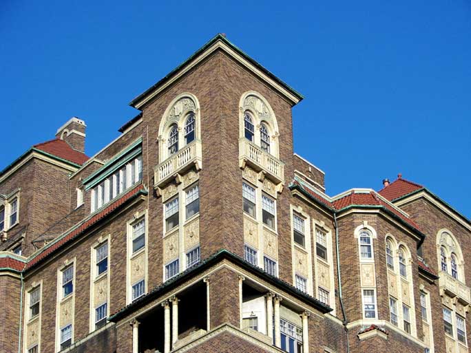 Campanile Apartments