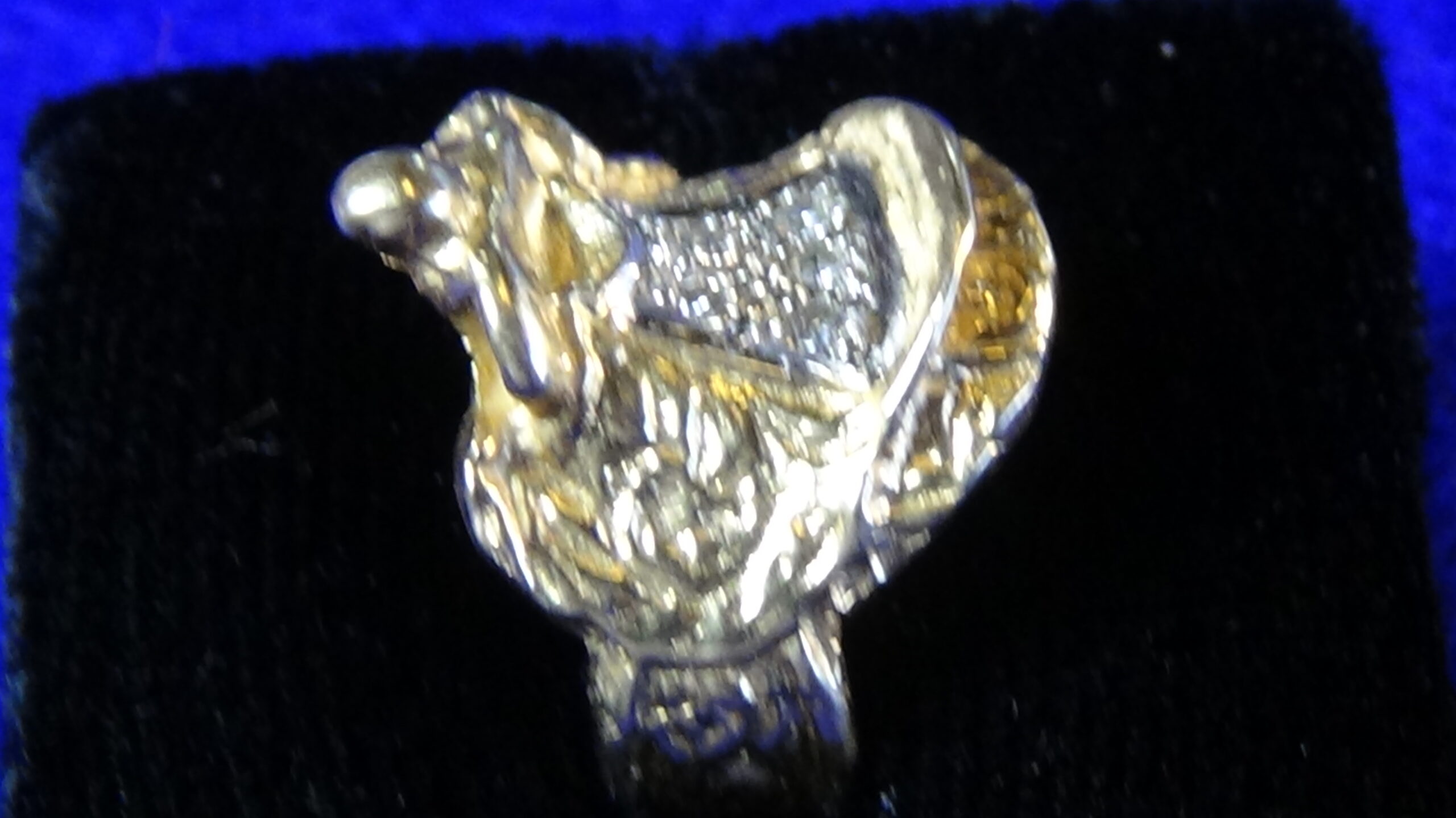 GOLD HORSE SADDLE RING