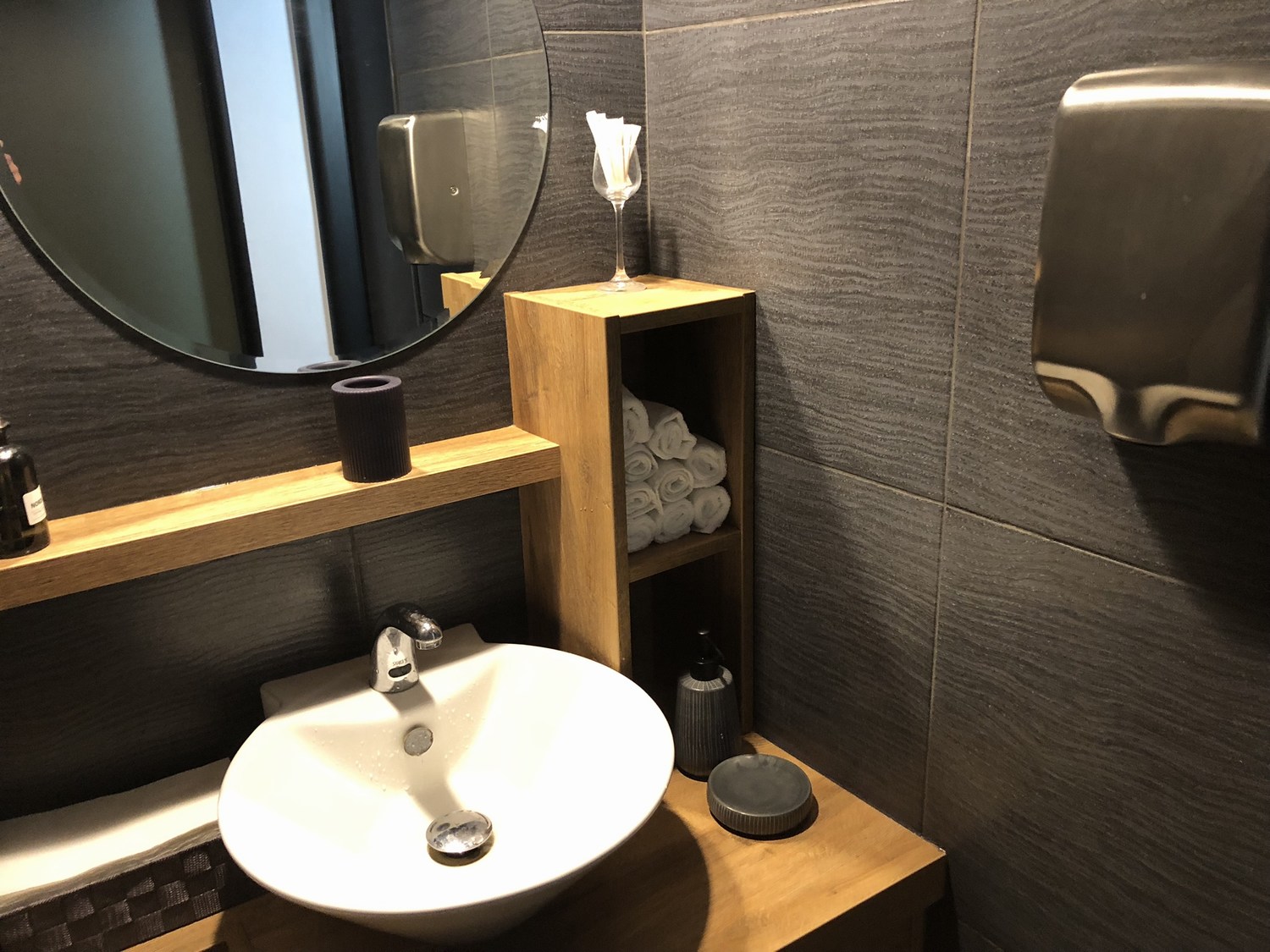 Apelace21 Restaurant, Vinohrady, Prague The Prague Review