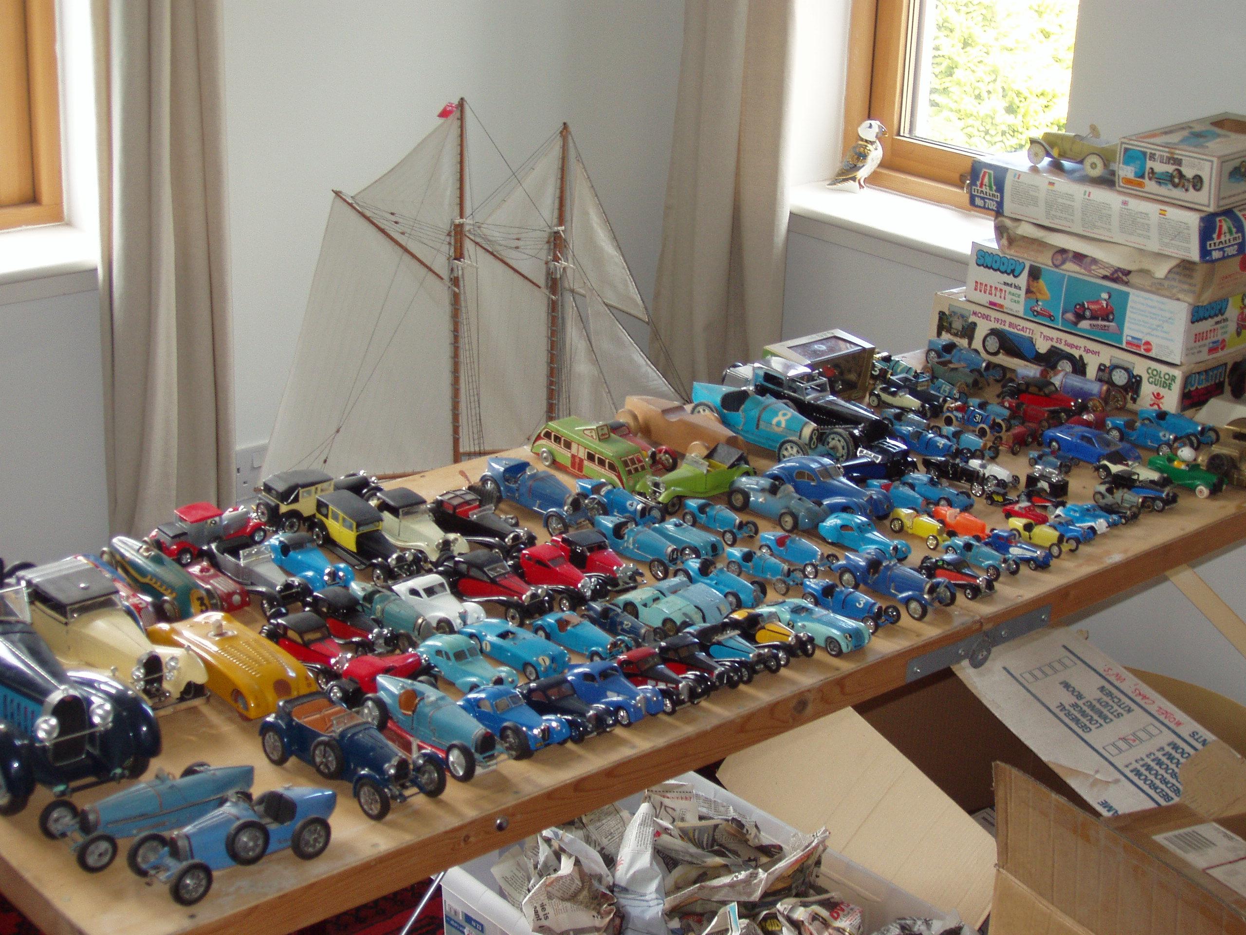 I am selling up my collection of around 130 models and un