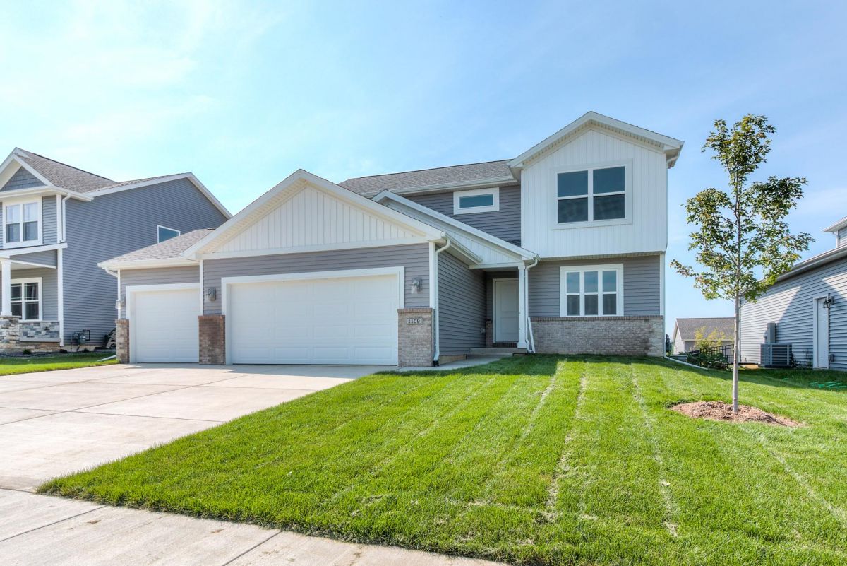 [SOLD] 1109 Staghorne Way The Grove, BloomingtonNormal