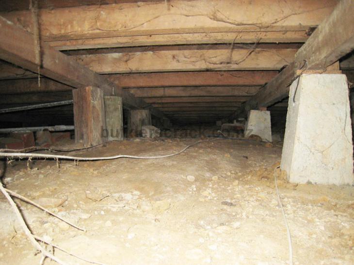 Digging out under house to allow for insulation ( 9237) Builderscrack
