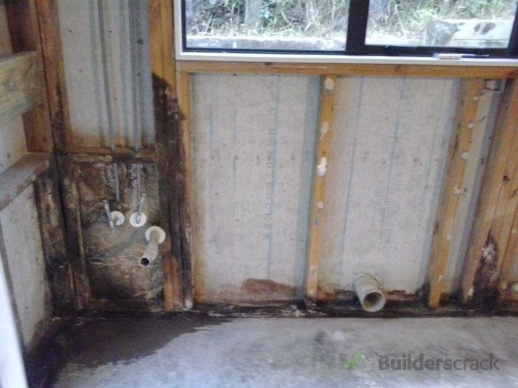 Fix garage wall water damage ( 197185) Builderscrack