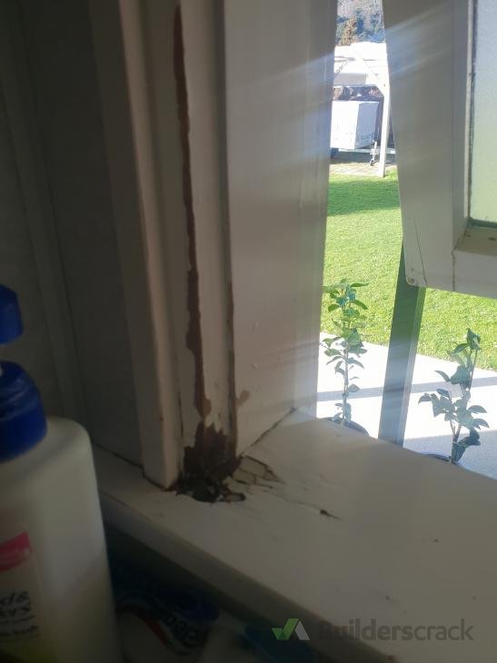 Shower window removal/reline ( 288119) Builderscrack