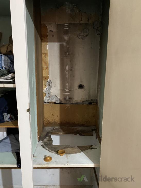 Gate and wardrobe repairs ( 567880) Builderscrack