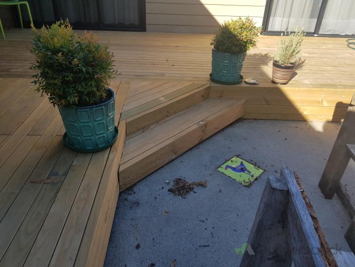 Decking stain ( 573690) Builderscrack