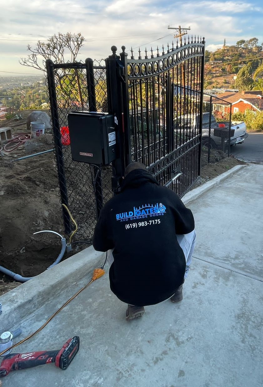 Gate Repair - Build Gates & Garage Doors