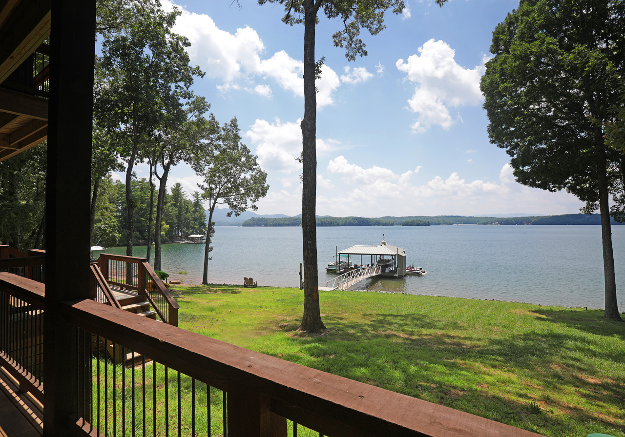 J&S Custom Builders Chalker House on Lake Blue Ridge