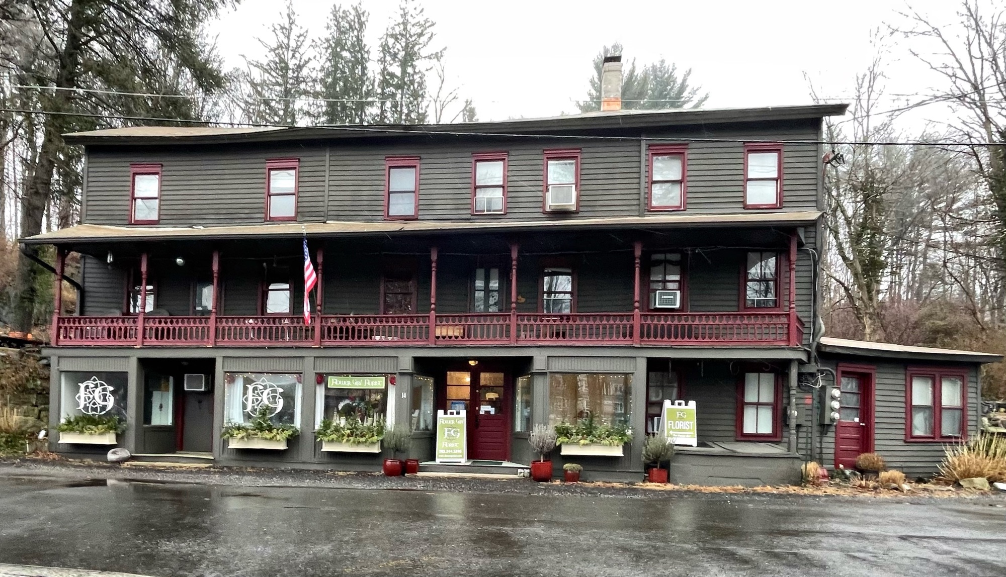 Branchville Railroad Tenement // c.1853 Buildings of New England