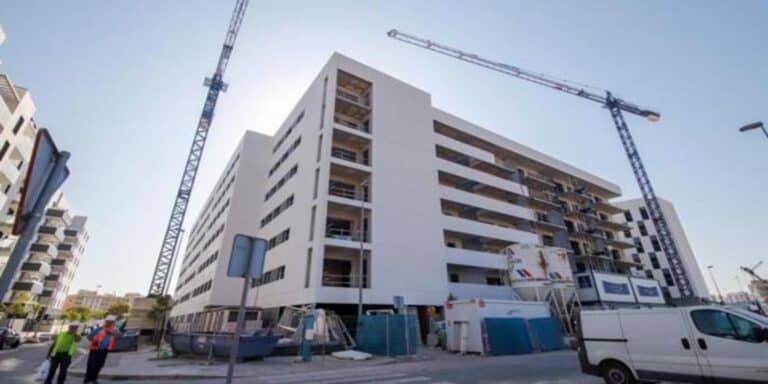 how lots of builders sellers are there in the spain Build
