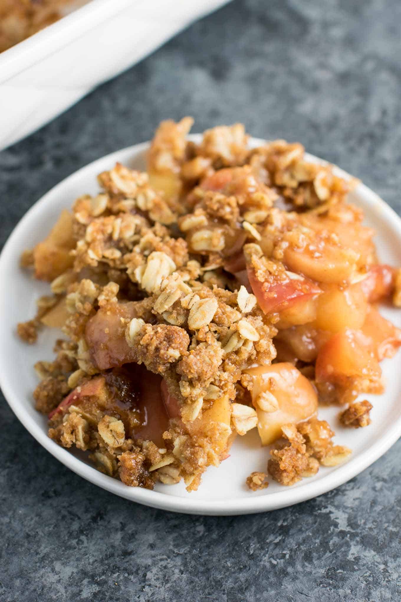 Best Vegan Apple Crisp Recipe easy and delicious!