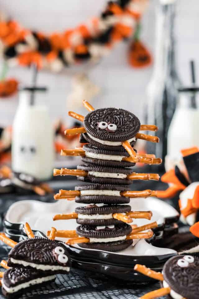 Easy Oreo Spiders for Halloween Build Your Bite
