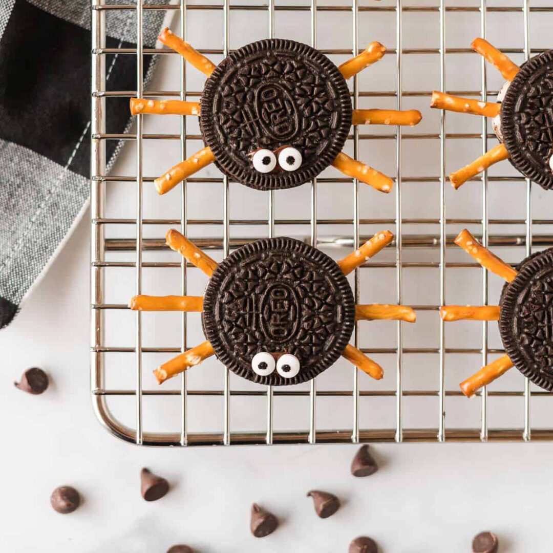 Easy Oreo Spiders for Halloween Build Your Bite