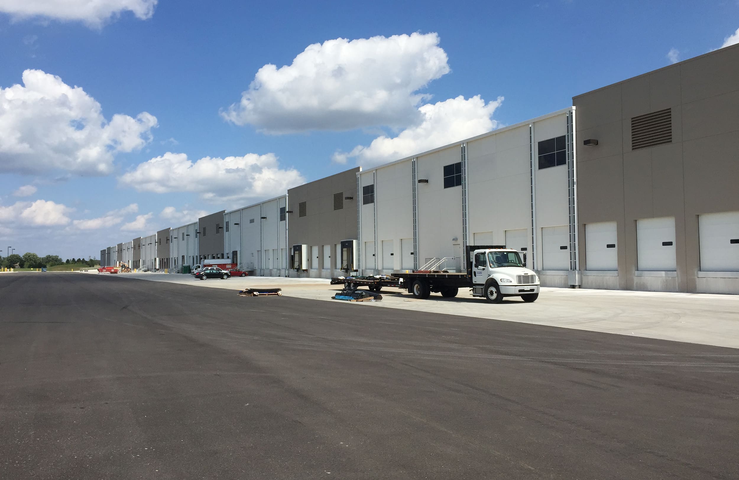 Bob’s Discount Furniture Warehouse Builtech