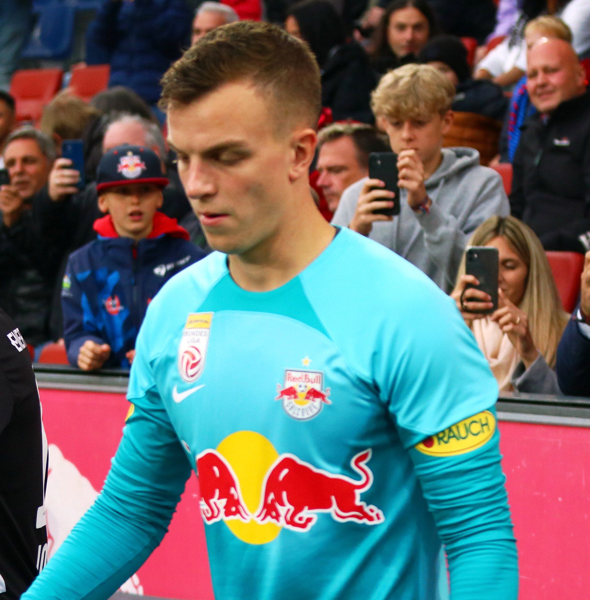 Sky Report Leverkusen linked with Salzburg keeper Köhn