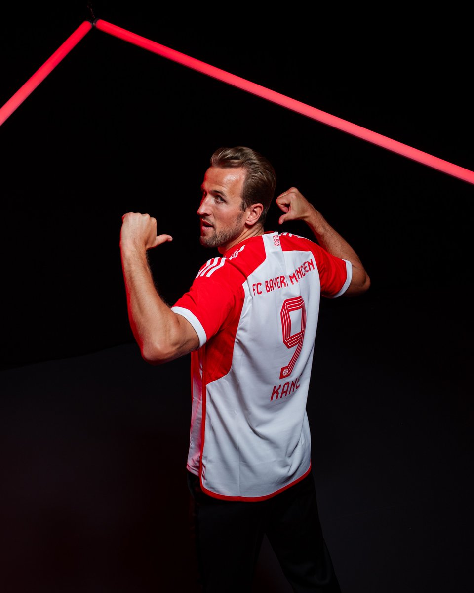 Bayern officially unveil Kane "Our fans can look forward to one of the