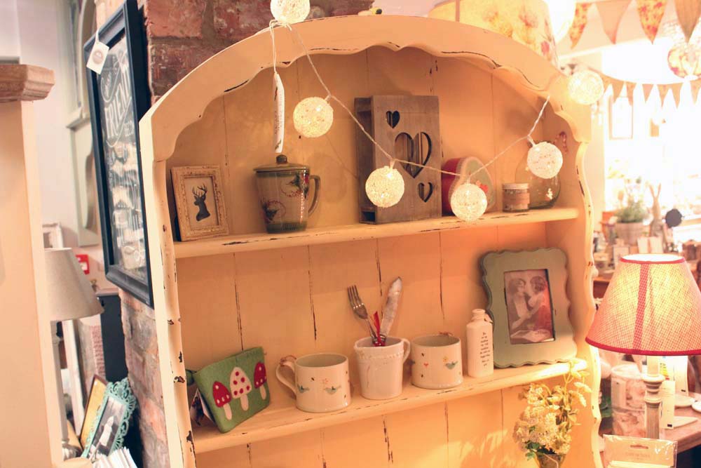 Shabby Chic Online Shop Bumble Bee at the Hive