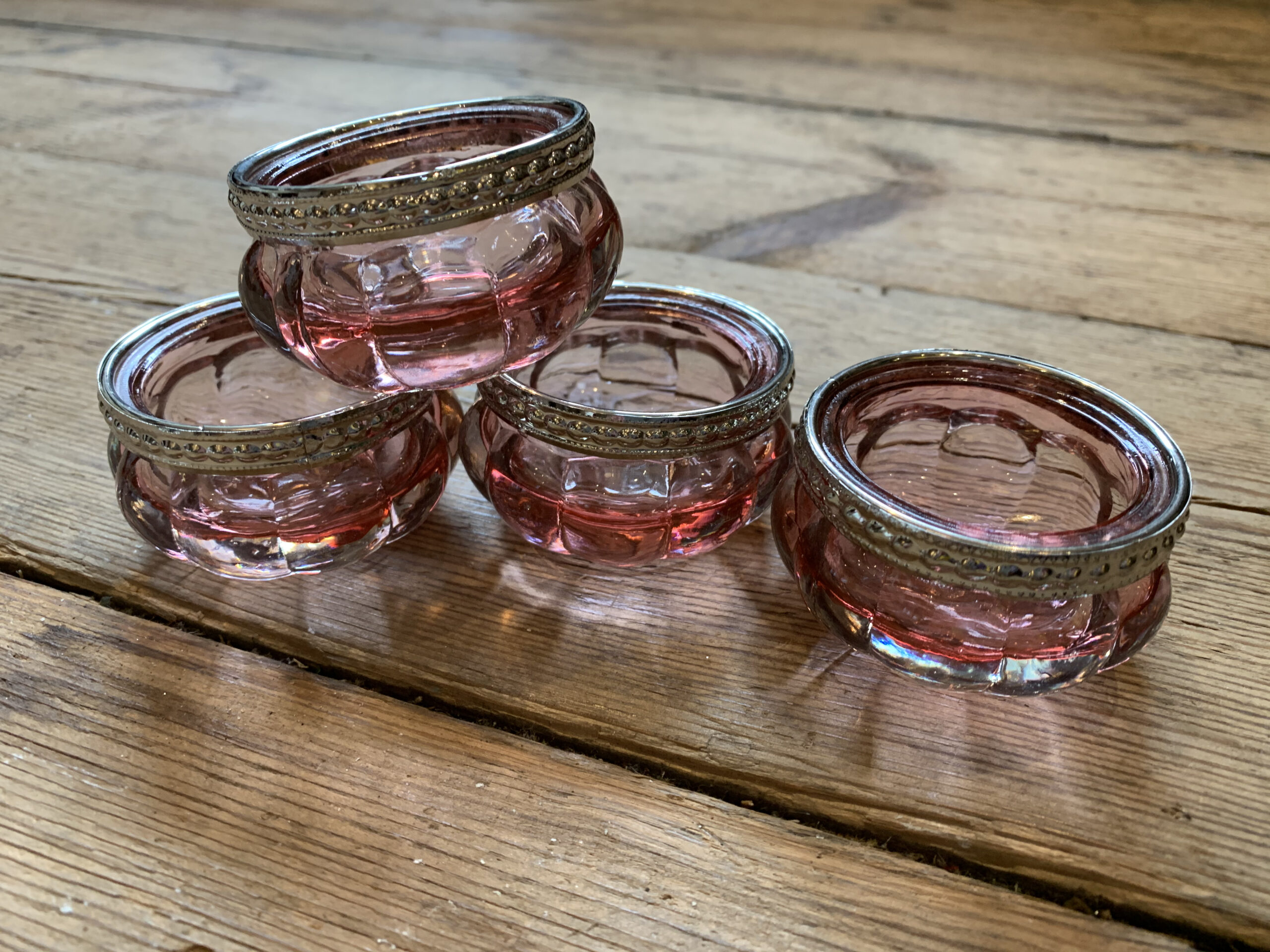 Pink Tea Light Holders set of 4 Gifts and Home Decor Bumblebee