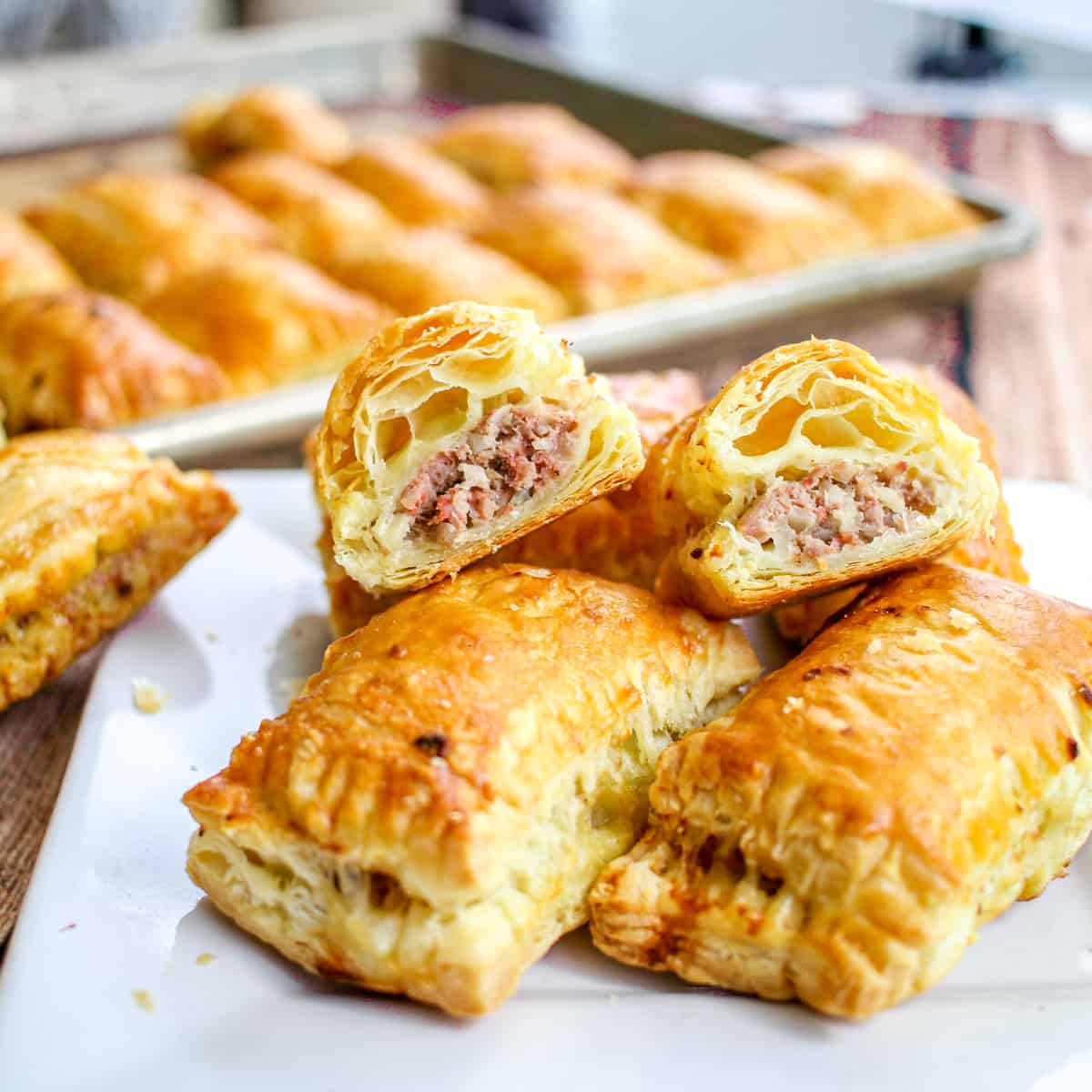 Vietnamese Meat Pies (Pâté Chaud or Bánh Patê Sô) Bun Bo Bae
