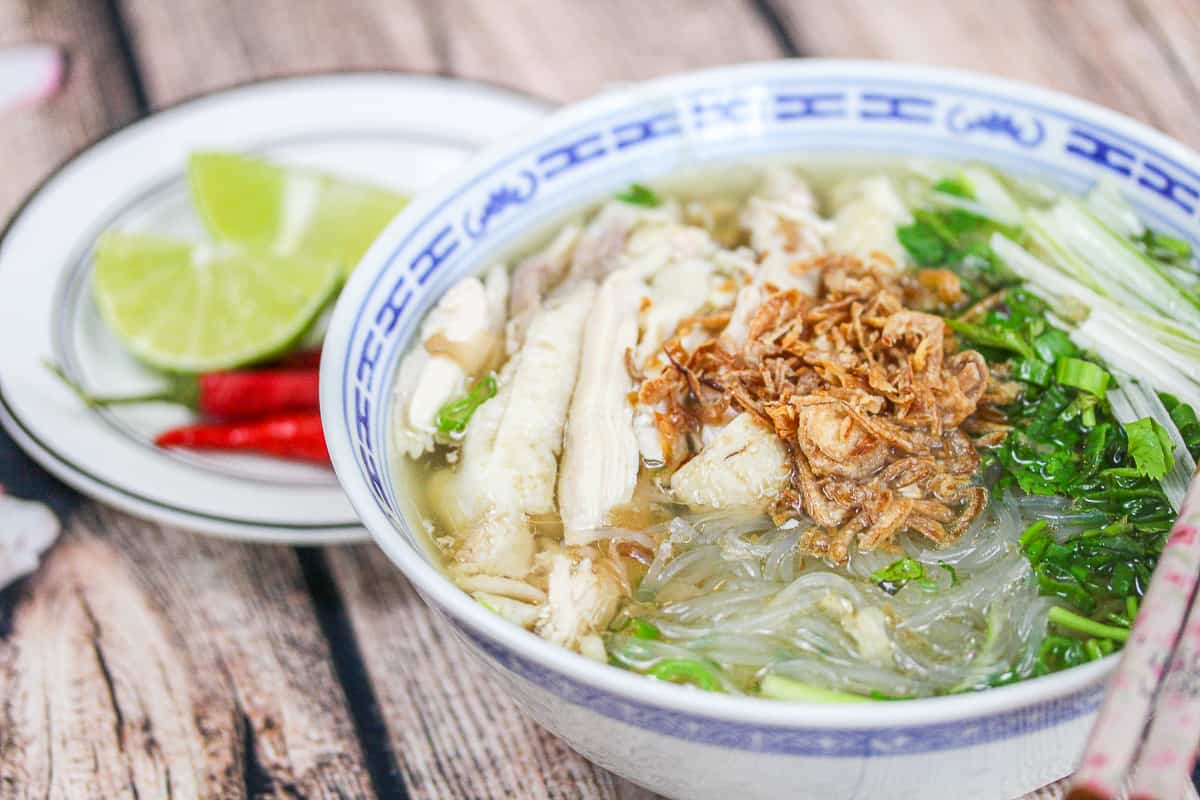 Vietnamese Chicken And Glass Noodle Soup (Miến Gà) Bun Bo Bae