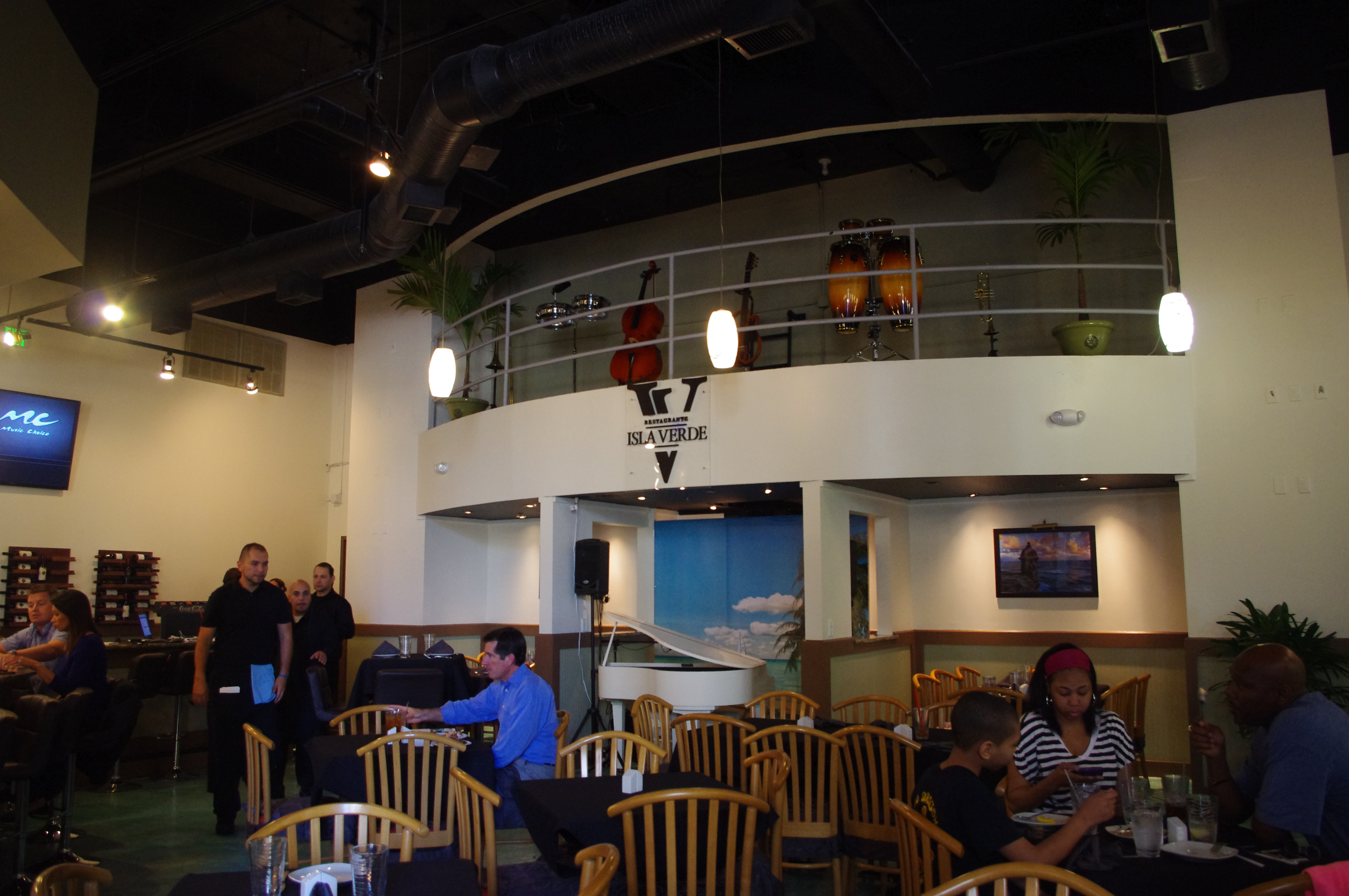 Photo tour of Isla Verde Puerto Rican restaurant Bungalower