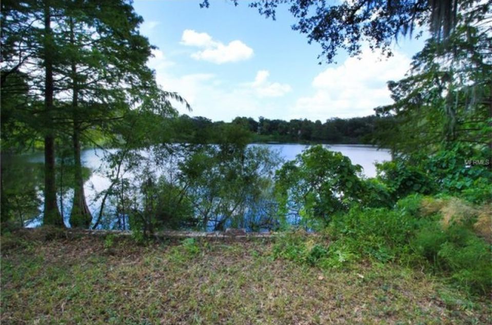 House of the Day Block home on Lake Lawsona shore asks 299,000