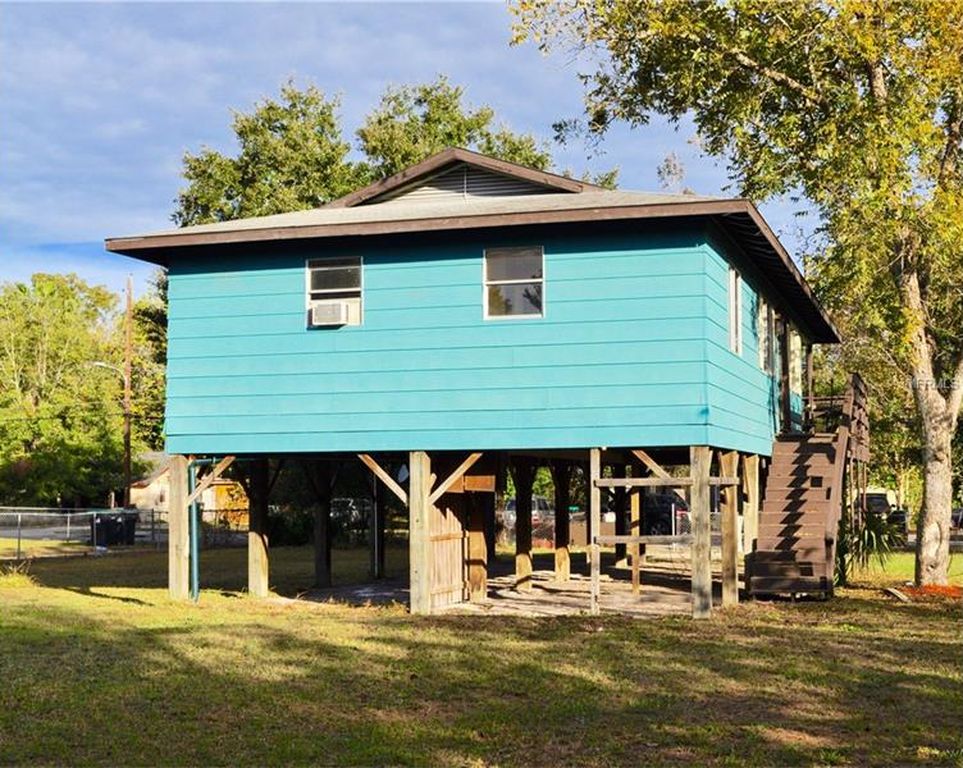 Holden Heights stilt house for sale for 70,000 Bungalower