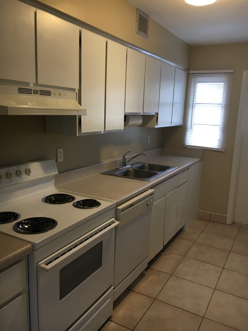 Rental Alert Twobedroom available in College Park's McLean Apartments