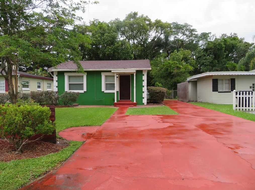 House of the Day Tiny green home by Dubsdread Golf Course asking 299,999 Bungalower