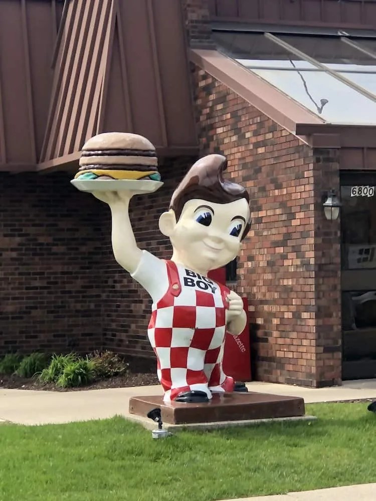 The Story of Bob's Big Boy and its DoubleDeck Hamburger • The Burger Beast