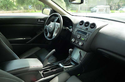 Nissan Altima Coupe Interior