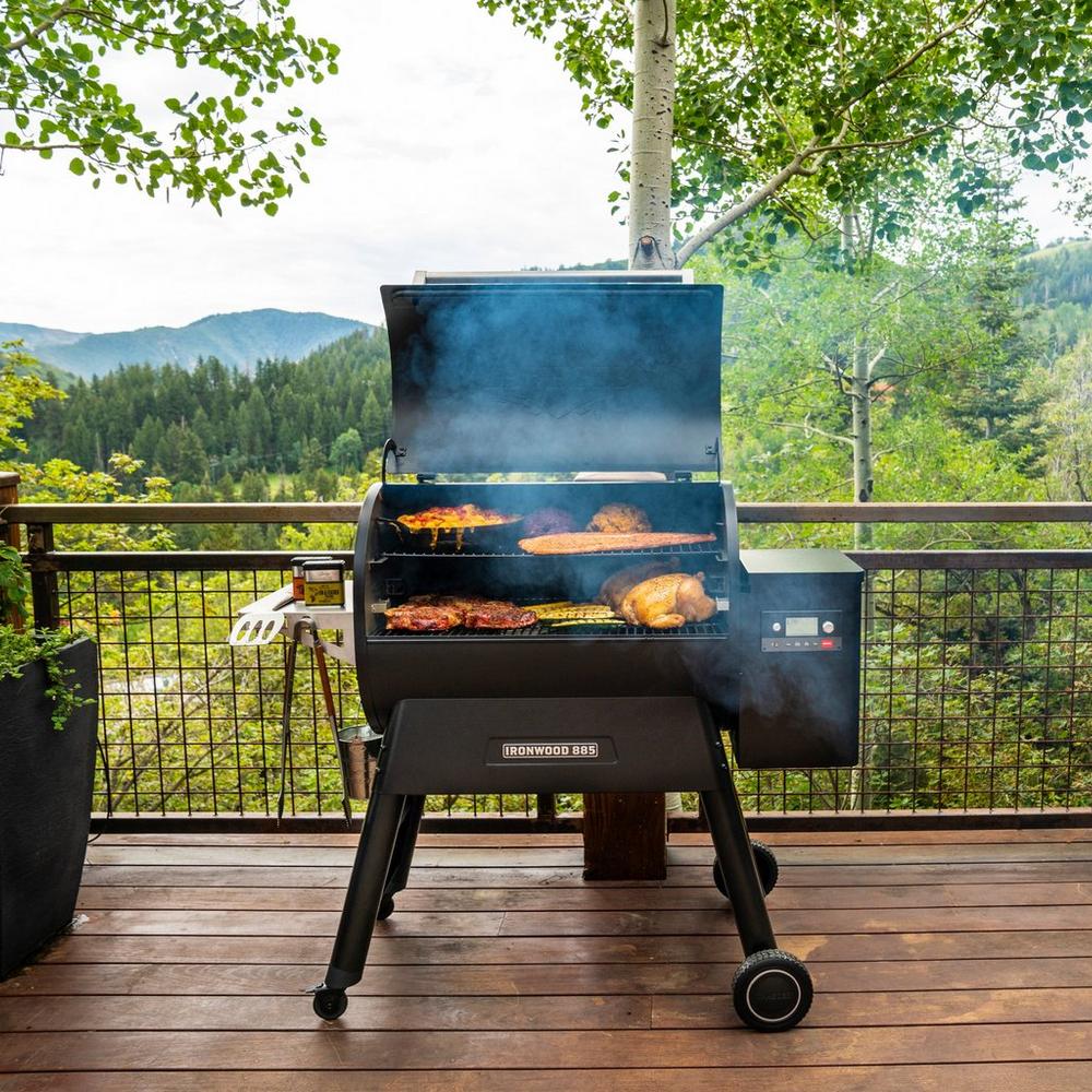 Traeger Ironwood 885 Burns Feed Store