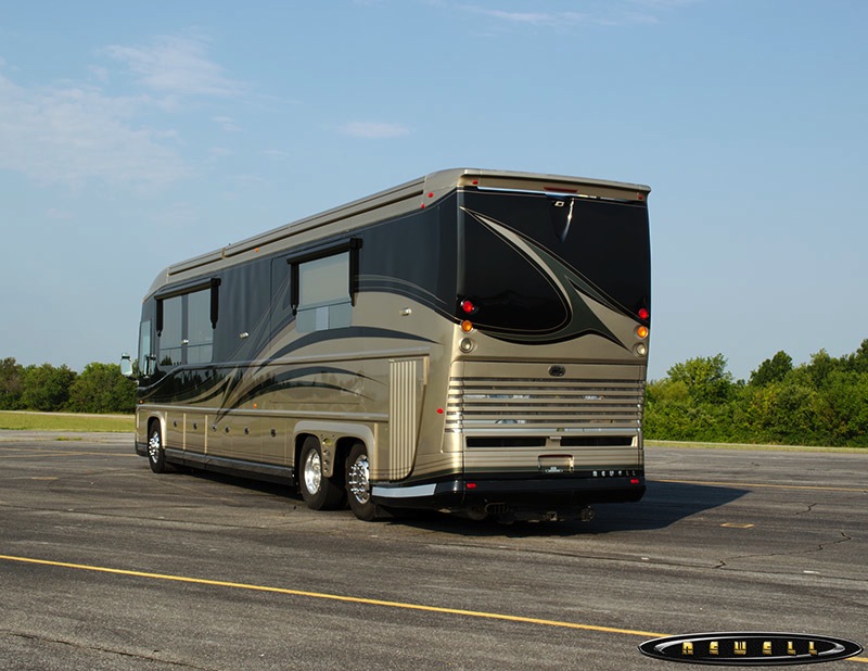 2005 Newell Quad SlideRear Master Bath 728